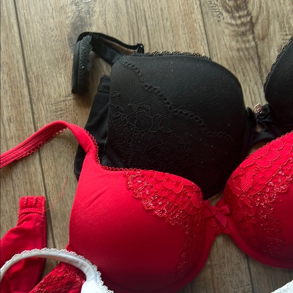 Victoria’s Secret - Lace Trim Bra Set - Black, Red, White, Pink - 34B - Picture 4 of 4